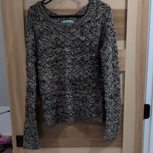 Women's Black and White Sweater